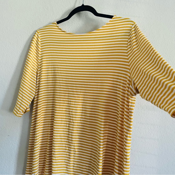 Old Navy woman’s fitted yellow striped top size XXL low back casual everyday - Picture 3 of 7